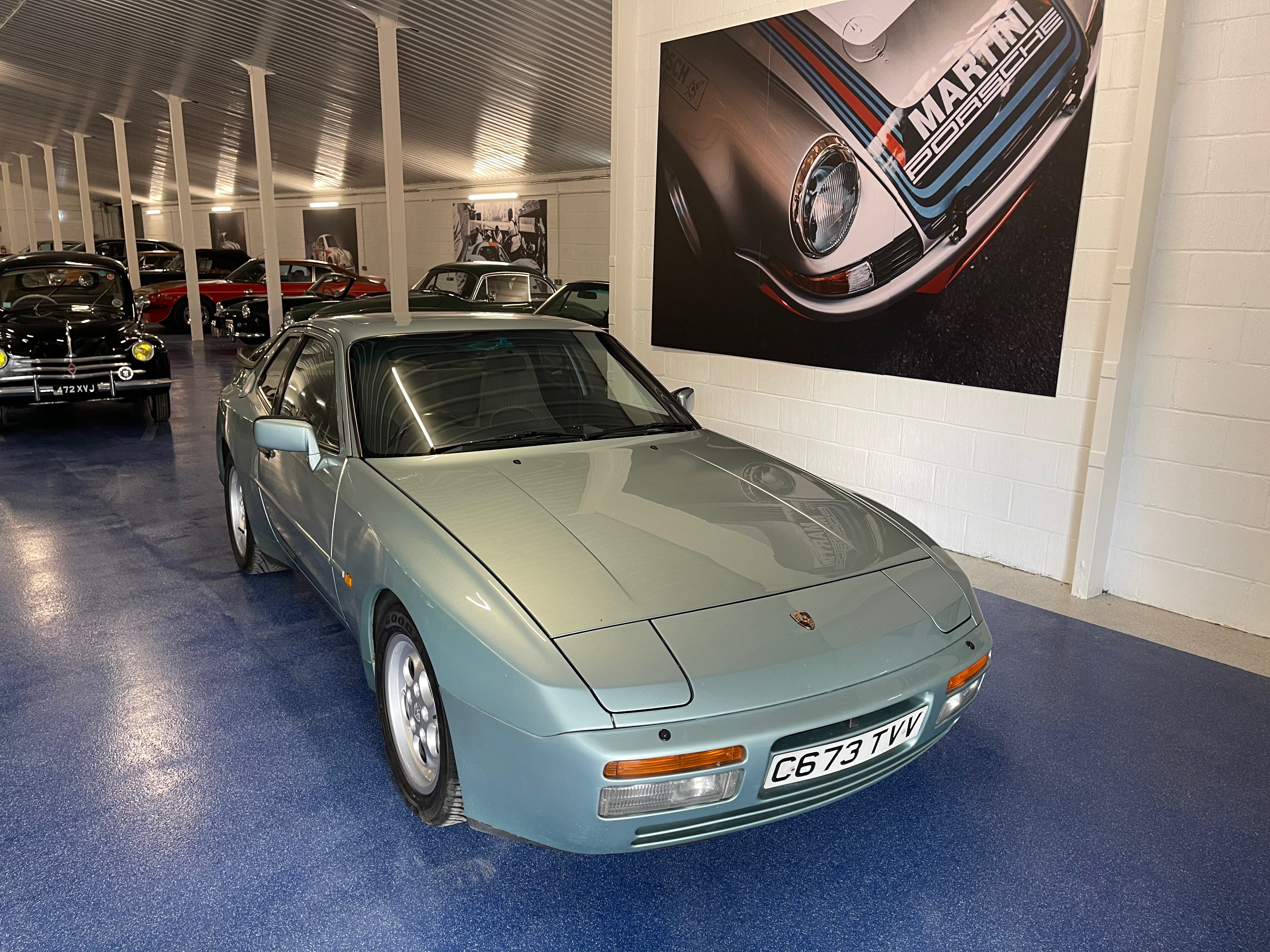 944 Turbo